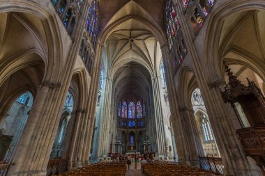 Katedralin iç mekanları, Troyes, Fransa