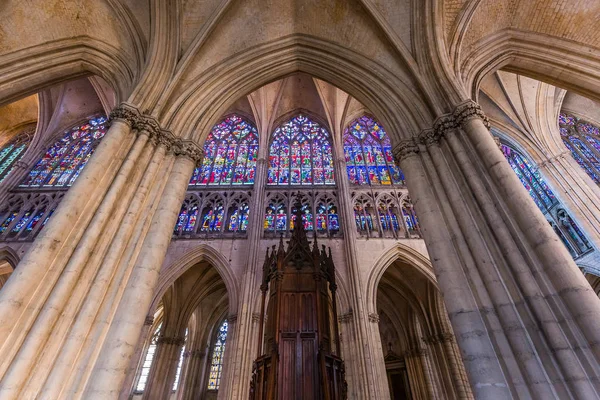 Interieurs van de kathedraal, Troyes, Frankrijk — Stockfoto