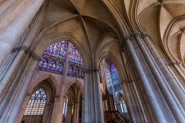 Wnętrza katedry, Troyes, Francja — Zdjęcie stockowe