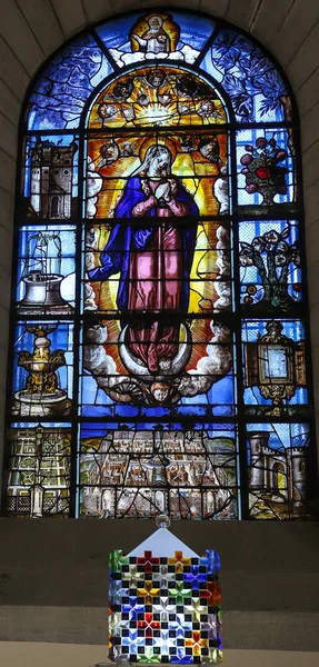 Óculos manchados da catedral, Troyes, França — Fotografia de Stock