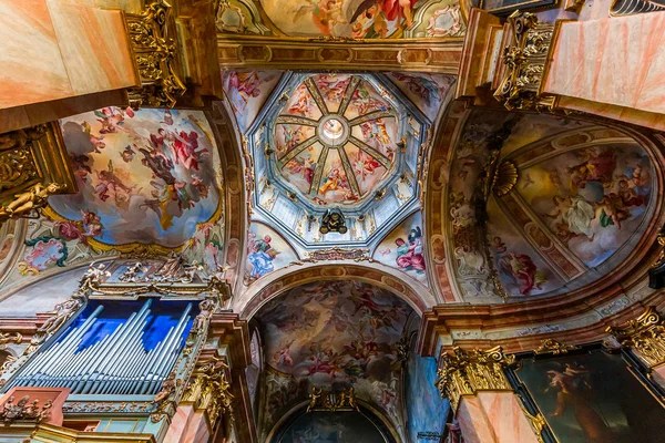 Basilica di Orta, Orta san Giulio, italy — Stock Photo, Image