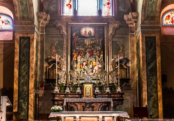 伦诺教堂,在科莫湖,意大利 — 图库照片
