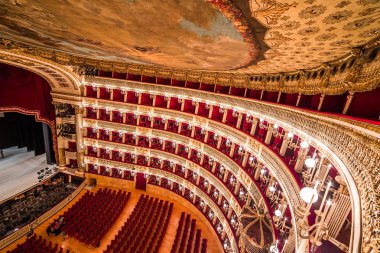Teatro di San Carlo, Napoli opera binası