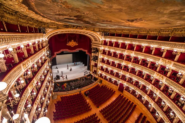 Teatro di San Carlo, casa de ópera de Nápoles — Fotografia de Stock