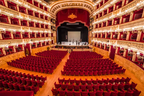 Teatro di San Carlo, casa de ópera de Nápoles — Fotografia de Stock