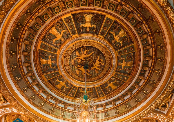 Belső terek és a kastély a Fontainebleau, France részletek — Stock Fotó