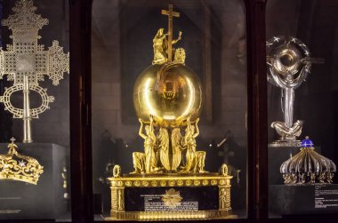 hazine ve katedral Notre Dame de Paris mücevherleri 