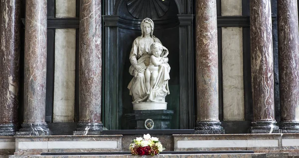 Bruges, Belçika 30 Temmuz 2014 Saint Salvator Katedrali'nin iç mekanları, resimleri ve detayları, 30 Temmuz 2014, Bruges, Belçika