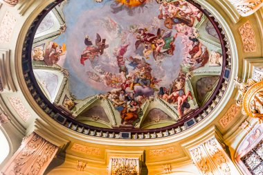 Aziz Nikolaos kilisesi, Mala Strana, Prag