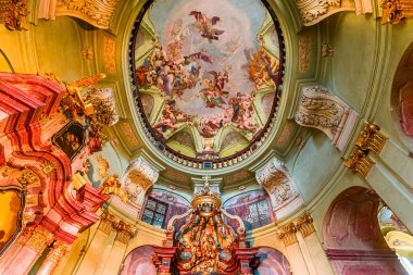 Aziz Nikolaos kilisesi, Mala Strana, Prag