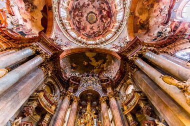 Aziz Nikolaos kilisesi, Mala Strana, Prag