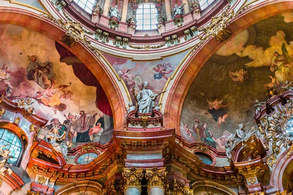 Szent Miklós-templom, Mala Strana, Prága — Stock Fotó
