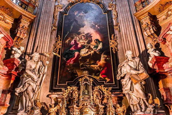 Aziz Nikolaos kilisesi, Mala Strana, Prag