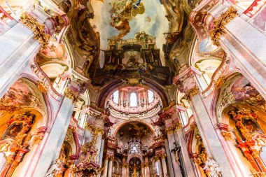 Aziz Nikolaos kilisesi, Mala Strana, Prag