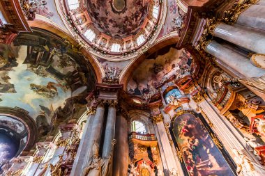 Aziz Nikolaos kilisesi, Mala Strana, Prag