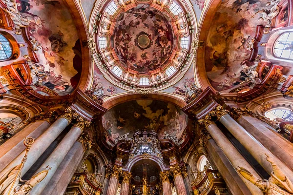 Церковь Святого Николая, Мала Страна, Прага — стоковое фото
