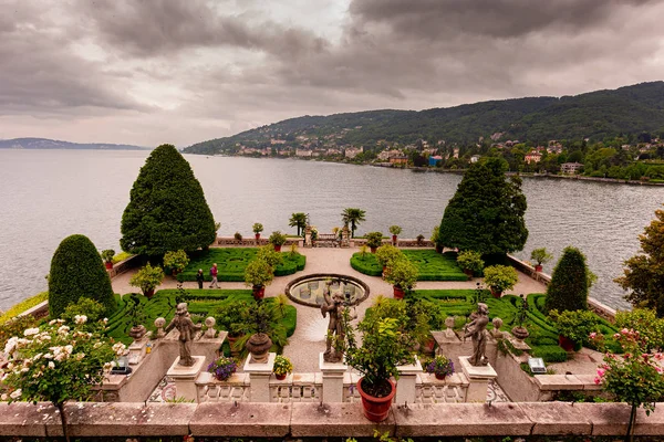 Exteriores de palazzo Borromeo, lago maggiore, Stresa, italia — Foto de Stock