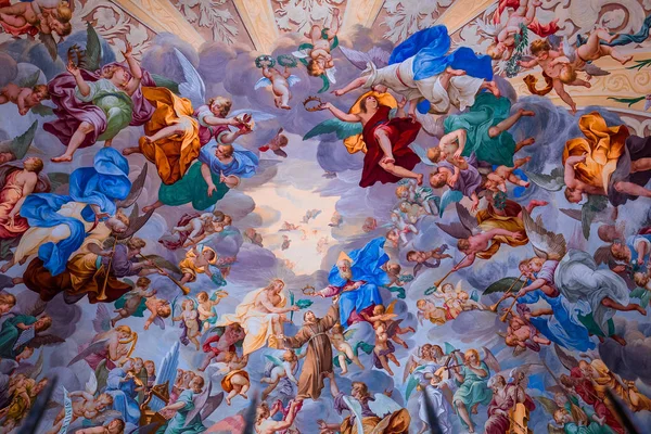 Sacro monte di Ortan kappeli, Orta San Giulio, Italia — kuvapankkivalokuva