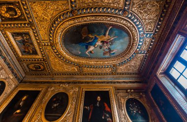 Hotel de Lauzun 'un iç dekorasyonları, Paris, Fransa