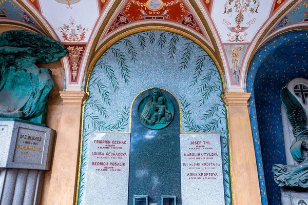 Hřbitov Vyšehrad, Praha, Česká republika — Stock fotografie