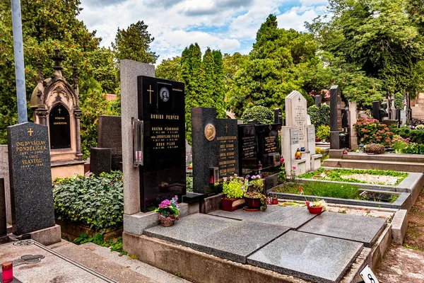 Cementerio de Vysehrad, Praga, República Checa — Foto de Stock