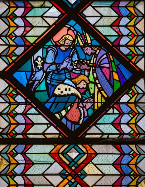 Vetri colorati della cattedrale, Ploermel, Francia — Foto Stock