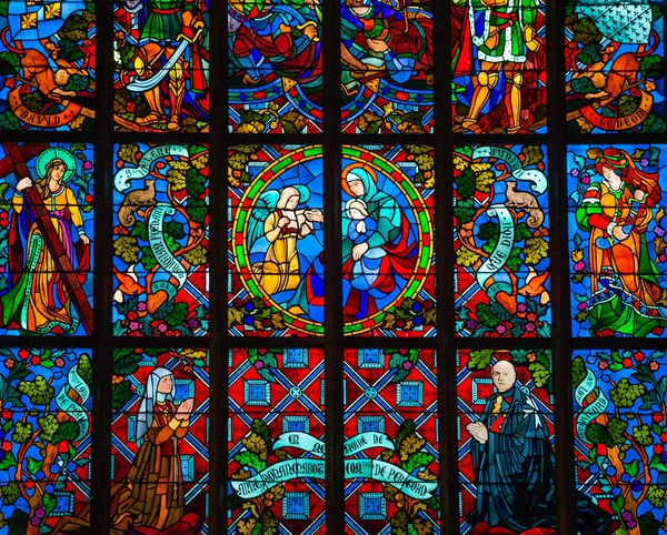 法国约瑟林大教堂的玻璃杯 — 图库照片