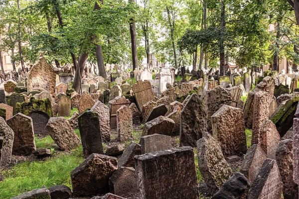 Antiguo cementerio judío, Praga, República Checa — Foto de Stock