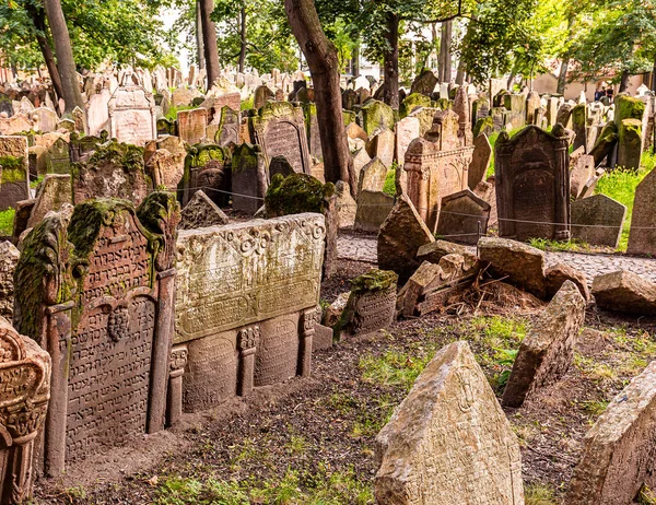 Antiguo cementerio judío, Praga, República Checa — Foto de Stock