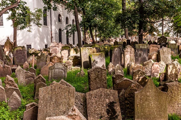 Antiguo cementerio judío, Praga, República Checa — Foto de Stock