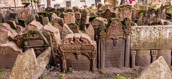 Old jewish cemetery, Prague, czech republic — Stock Photo, Image