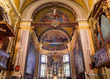 Santa Maria del Tiglio Kilisesi, Gravedona, İtalya