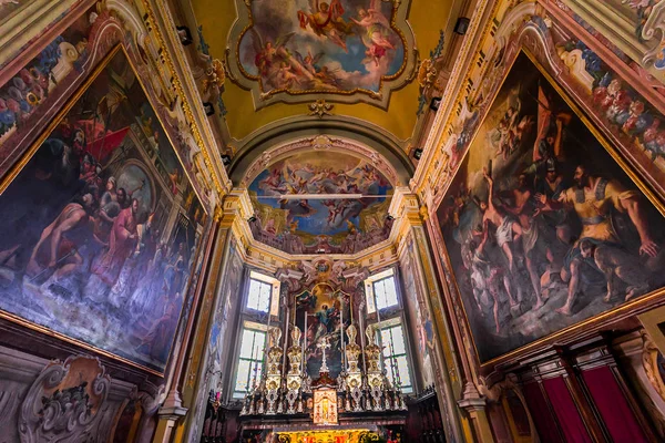 Iglesia de Santa Maria del Tiglio, Gravedona, Italia — Foto de Stock