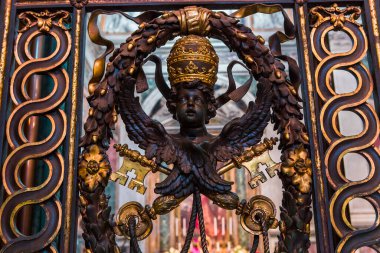 ROME, ITALY, 18 Haziran 2015: Saint John Lateran 'ın iç mimari ve mimari detayları, 18 Haziran 2015, Roma, İtalya