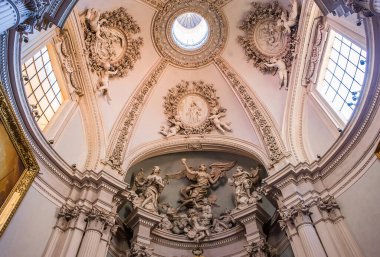 ROME, ITALY, 18 Haziran 2015: Saint John Lateran 'ın iç mimari ve mimari detayları, 18 Haziran 2015, Roma, İtalya