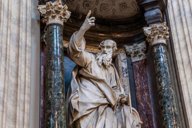 ROME, ITALY, 18 Haziran 2015: Saint John Lateran 'ın iç mimari ve mimari detayları, 18 Haziran 2015, Roma, İtalya