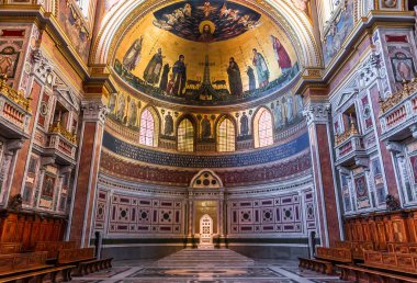 ROME, ITALY, 18 Haziran 2015: Saint John Lateran 'ın iç mimari ve mimari detayları, 18 Haziran 2015, Roma, İtalya