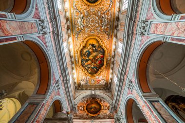 SORRENTO, ITALY, 12 Mayıs 2014: Napoli katedrali Duomo 'nun iç kısımları ve detayları, Saint Januarius, camapnia, İtalya, 12 Mayıs 2014, Sorrento, İtalya