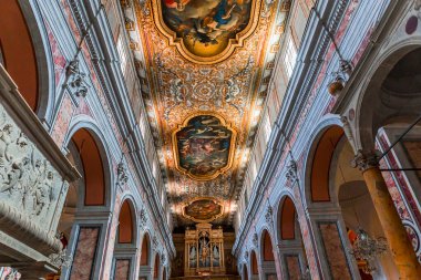 SORRENTO, ITALY, 12 Mayıs 2014: Napoli katedrali Duomo 'nun iç kısımları ve detayları, Saint Januarius, camapnia, İtalya, 12 Mayıs 2014, Sorrento, İtalya