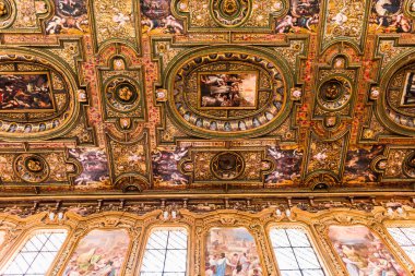 NAPLES, ITALY 16 Mayıs 2014: San Gregorio Armeno Kilisesi 'nin İç İşleri ve Detayları, 16 Mayıs 2014, Napoli, İtalya