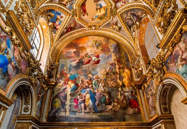 NAPLES, İtalya 16 Mayıs 2014: San Paolo Maggiore Kilisesi 'nin İç İşleri, Tablolar ve Detayları, 16 Mayıs 2014, Napoli, İtalya