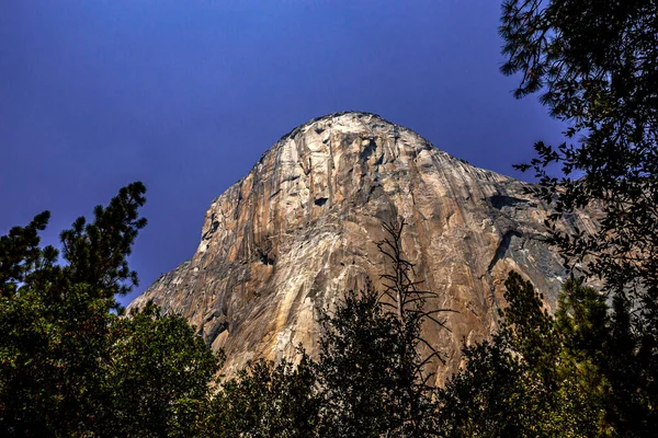 世界的に有名なエルキャピタンのロッククライミングウォール ヨセミテ国立公園 カリフォルニア州 Usa — ストック写真