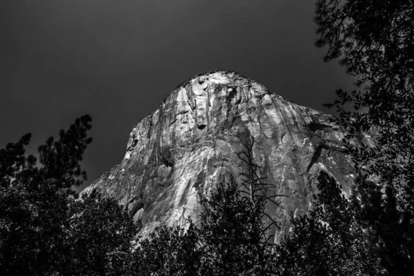 World Famous Rock Climbing Wall Capitan Yosemite National Park California — стоковое фото