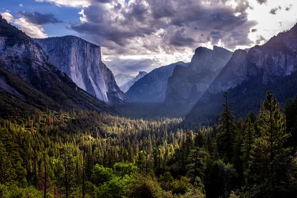 Parede Escalada Mundialmente Famosa Capitan Parque Nacional Yosemite Califórnia Eua — Fotografia de Stock