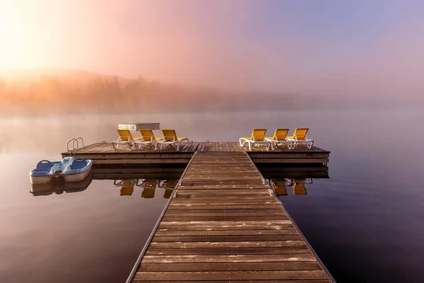 Över Båtbrygga Lac Superieur Dimmig Morgon Med Dimma Laurentides Mont — Stockfoto