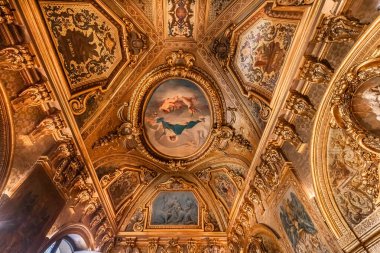 PARIS, FRANCE, 20 EYLÜL 2025: Fransız Cumhuriyeti Senatosu 'nun iç mimari ve mimari dekorları, parlamento binası