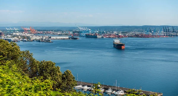 Корабли Приходят Уходят Оживленный Порт Такома — стоковое фото