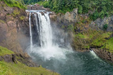 Bir görünümü splendorous Snoqualmie Falls.