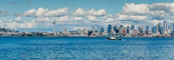 Una Vista Panoramica Sullo Skyline Seattle Con Nuvole Gonfie Sopra — Foto Stock