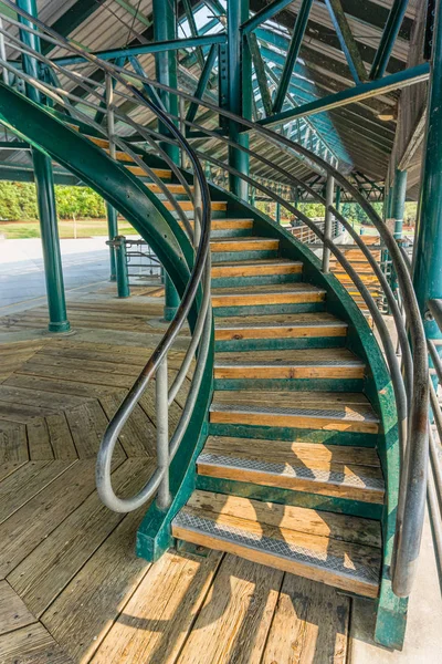 Ein Blick Von Unten Auf Eine Runde Treppe Renton Washington — Stockfoto